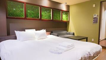 Queen Room (Forest Glow) Non Smoking | Free WiFi, bed sheets