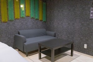 Zimmer, 1 Queen-Bett, Nichtraucher (Urban Edge) | Zimmerausstattung