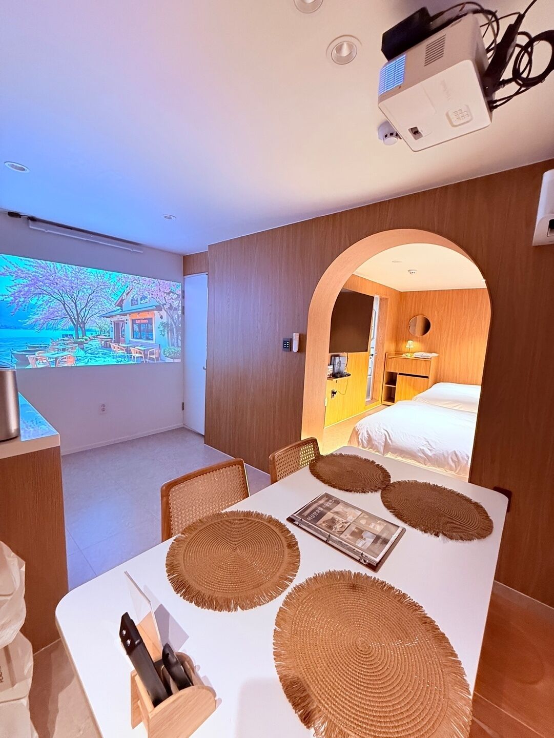 Tomannsrom, 2 dobbeltsenger, ikke-røyk, kjøkken | Sengetøy av topp kvalitet, memory foam-senger og skrivebord