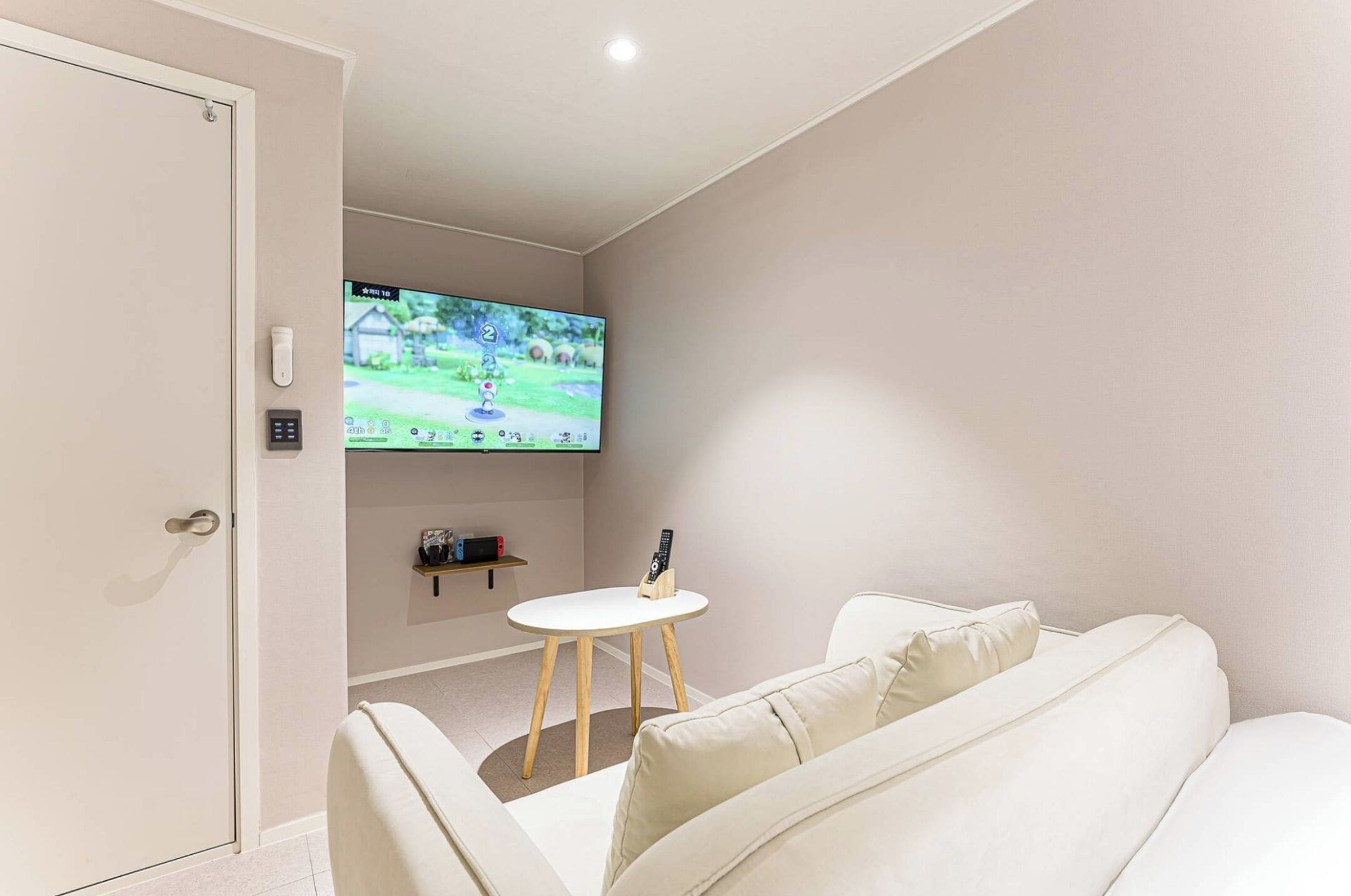 Room, 1 Double Bed, Non Smoking | Premium bedding, memory foam beds, desk, laptop workspace