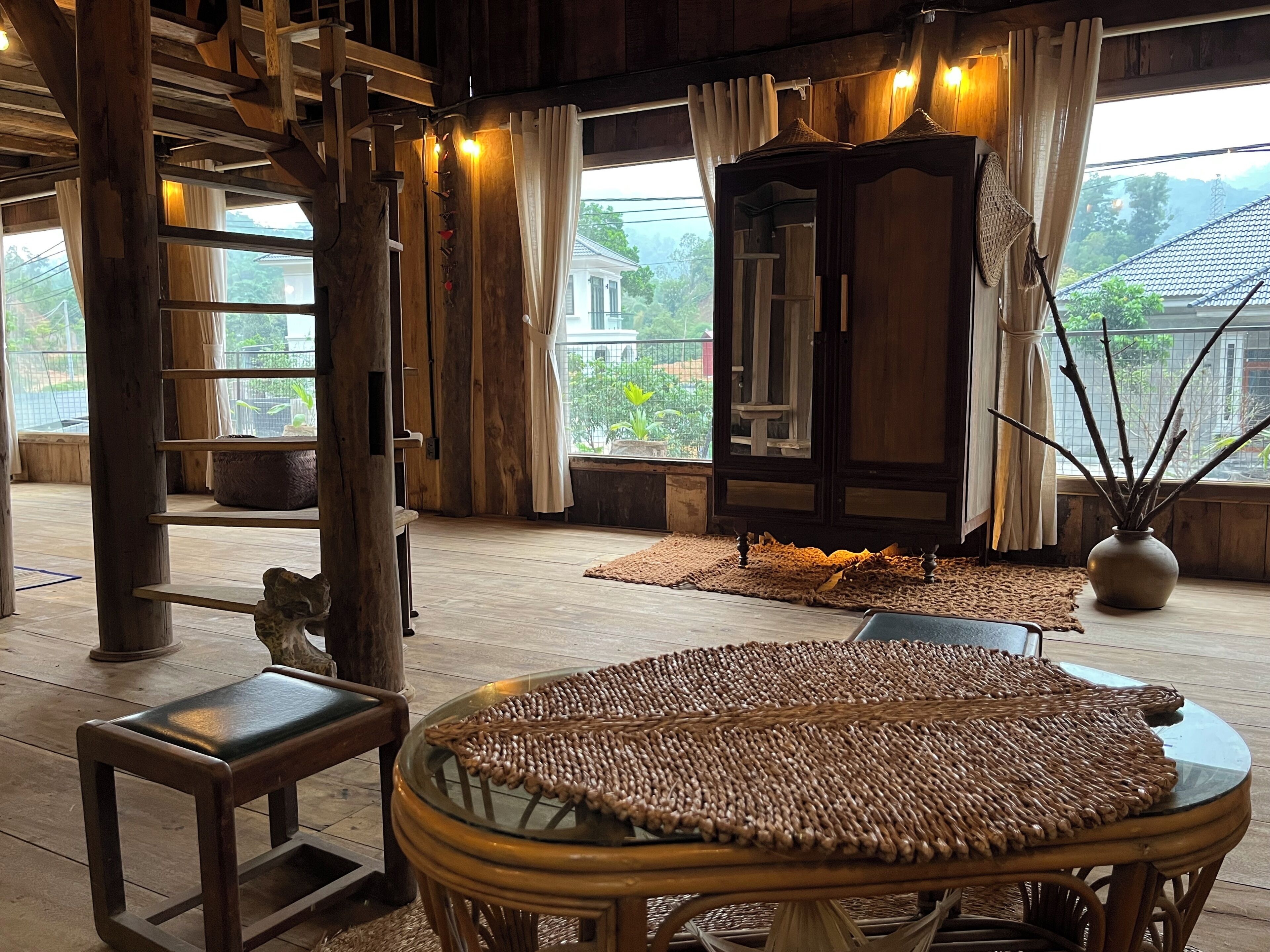 คลาสสิกชาเลท์, 2 ห้องนอน, วิวสวน, ติดภูเขา | ห้องพักตกแต่งอย่างมีเอกลักษณ์, ตกแต่งพิเศษโดยเฉพาะ, โต๊ะทำงาน