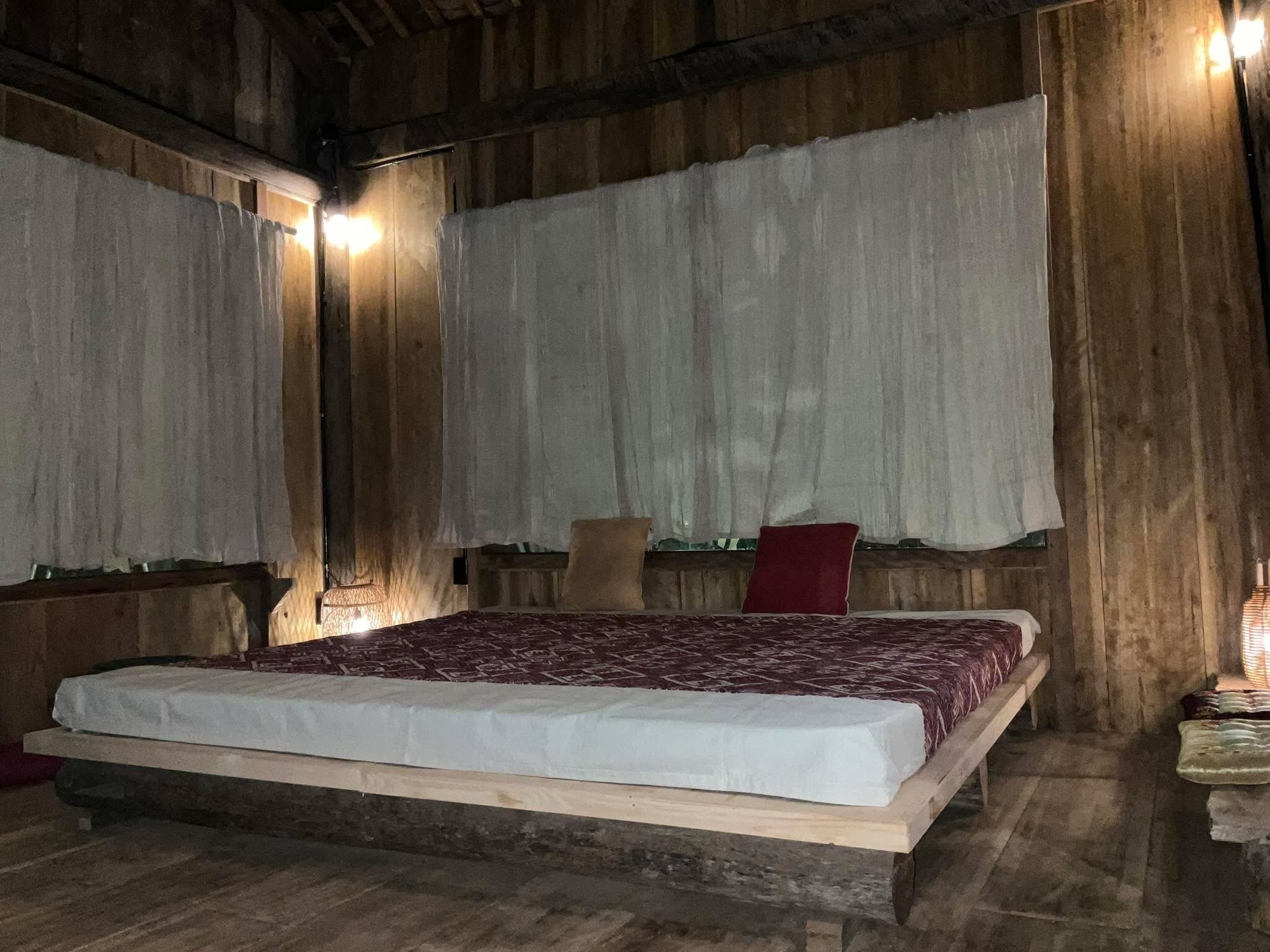 Suite estudio Confort, 1 habitación, vista al jardín, en el área del jardín | Decoración personalizada, muebles diferentes y escritorio 