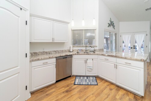 The Perfect Getaway w/Heated Pool & Casita Bunkhouse & Ultimate Game Room!