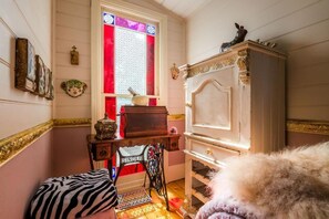 Free WiFi, bed sheets - Chinoiserie (Katoomba)