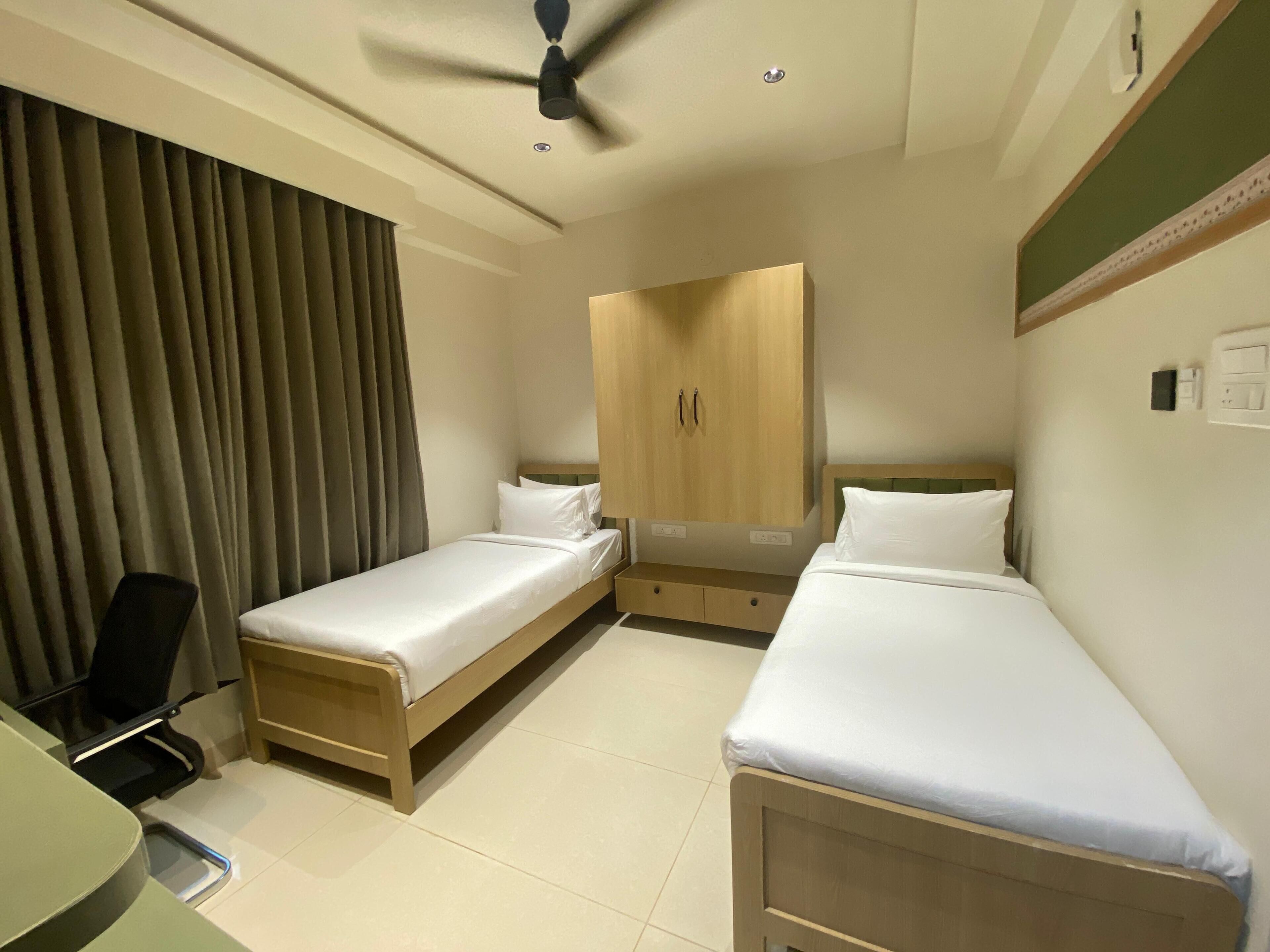 Superior Twin Room | Laptop workspace, iron/ironing board, free WiFi