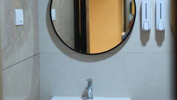 ์ค์ ์์ค, ํ์, ๋น๋, ์ดํธ