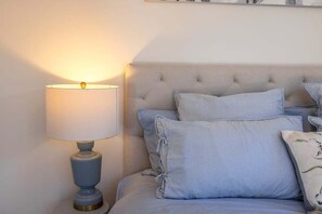 مكواة/لوح كي وواي فاي وملاءات أسرّة