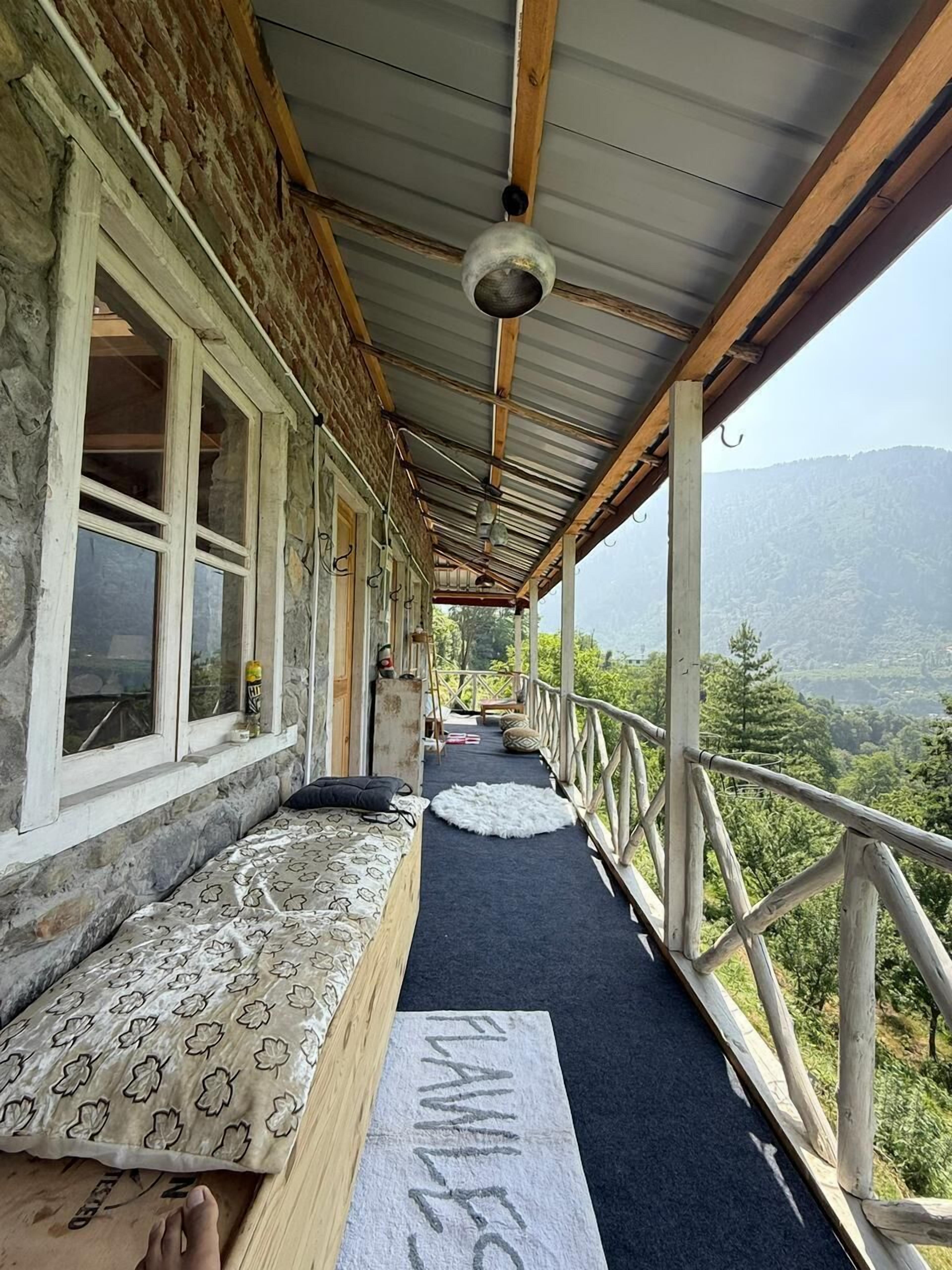 Comfort Shared Dormitory | Mountain view