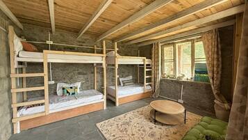 Comfort Shared Dormitory | Egyptian cotton sheets, premium bedding, memory-foam beds