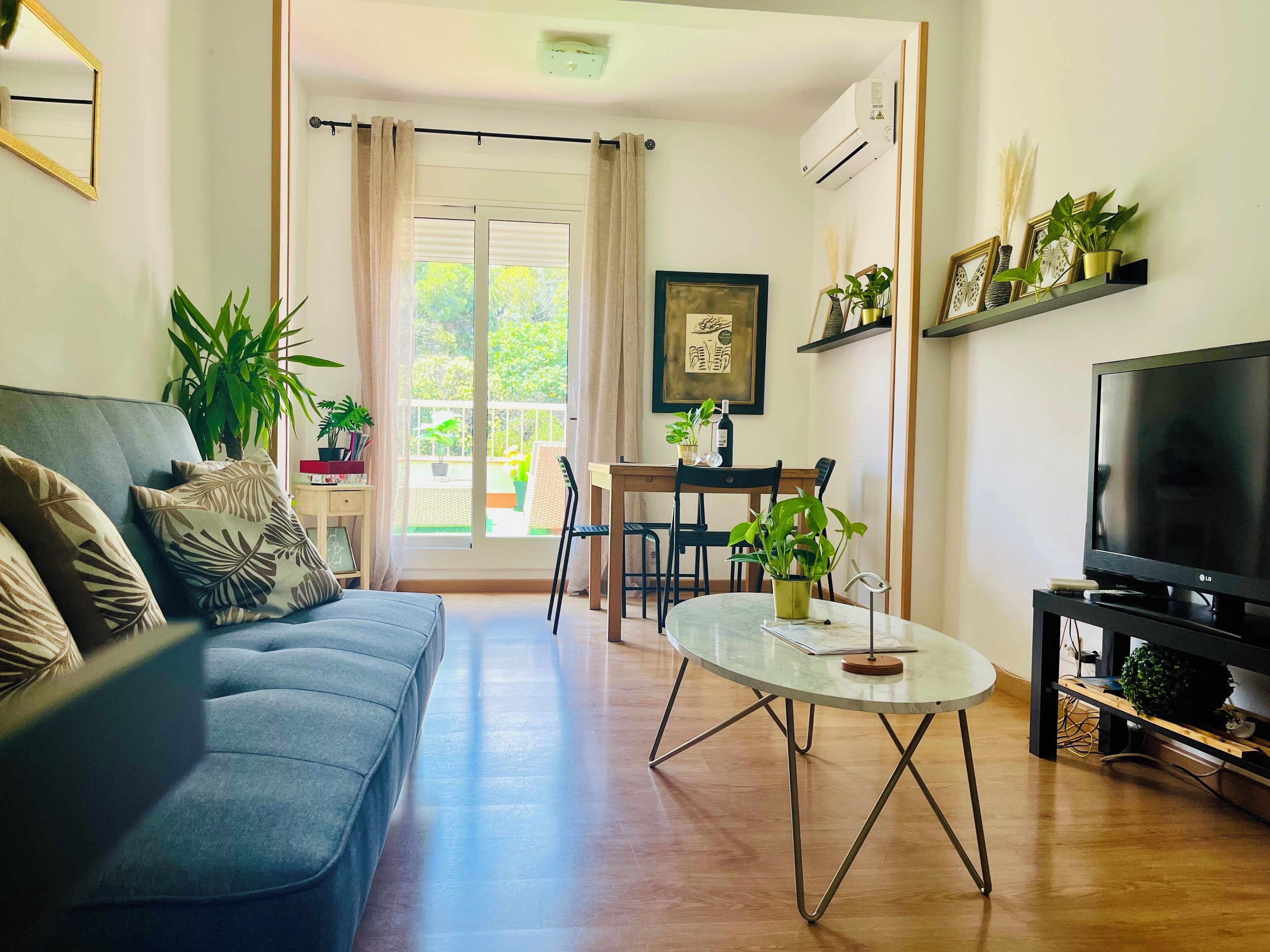 Duplex Penthouse Apartment, 4 bedrooms with three private terraces, Stunning Views | Area keluarga | TV plasma