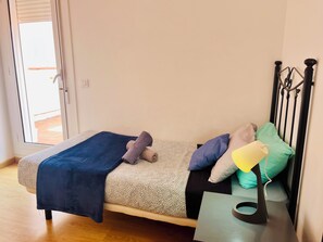 Duplex Penthouse Apartment, 4 bedrooms with three private terraces, Stunning Views