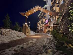 Front of property - Shimla Golf Resorts (Shimla)