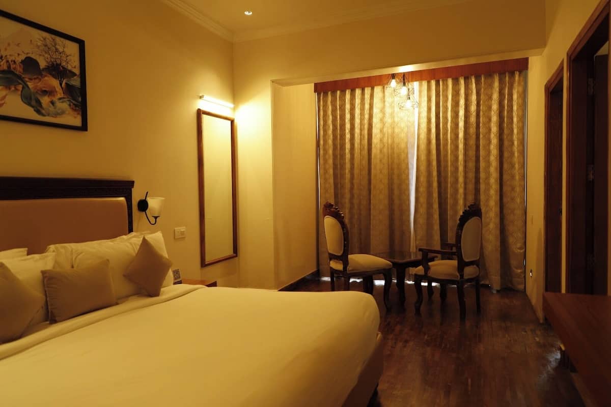 Deluxe Room, Mountain View | Free WiFi, bed sheets