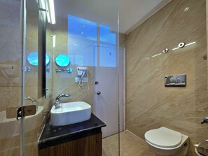 Camera familiare, vista montagna | Bagno