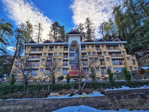 Front of property - Shimla Golf Resorts (Shimla)