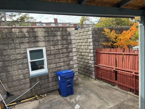 المنطقة المحيطة بالمنشأة