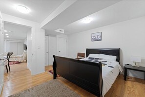 2 habitaciones, tabla de planchar con plancha, wifi y ropa de cama