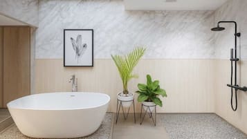 Signature Suite, Lanai, Hill View | Bathroom | Hair dryer, towels, soap, shampoo