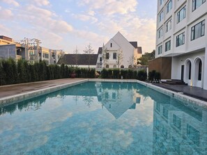 Outdoor pool - The Clover Hotel  (Chiang Mai)
