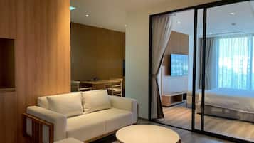 Signature Suite, Lanai, Hill View (Free Afternoon tea available until 31 Oct 2026) | Wohnbereich