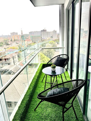 Urban Charm 2Br Apartment