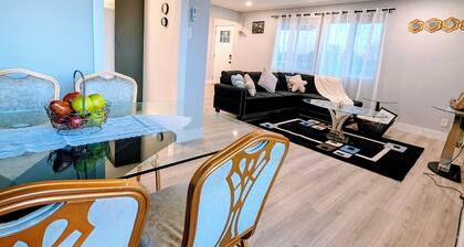 Executive Suit ~King Bed |7 Min to DT & CW Stadium/ RW. Family and Pet-Friendly!