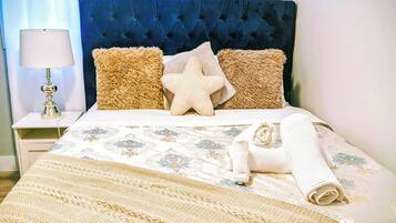 3 bedrooms, desk, iron/ironing board, free WiFi