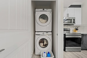 Luokittelematon kuva, 4 kautta 12, painike