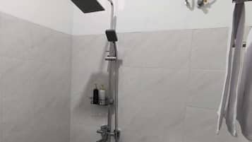 Neljän hengen huone, vuoristonäköala