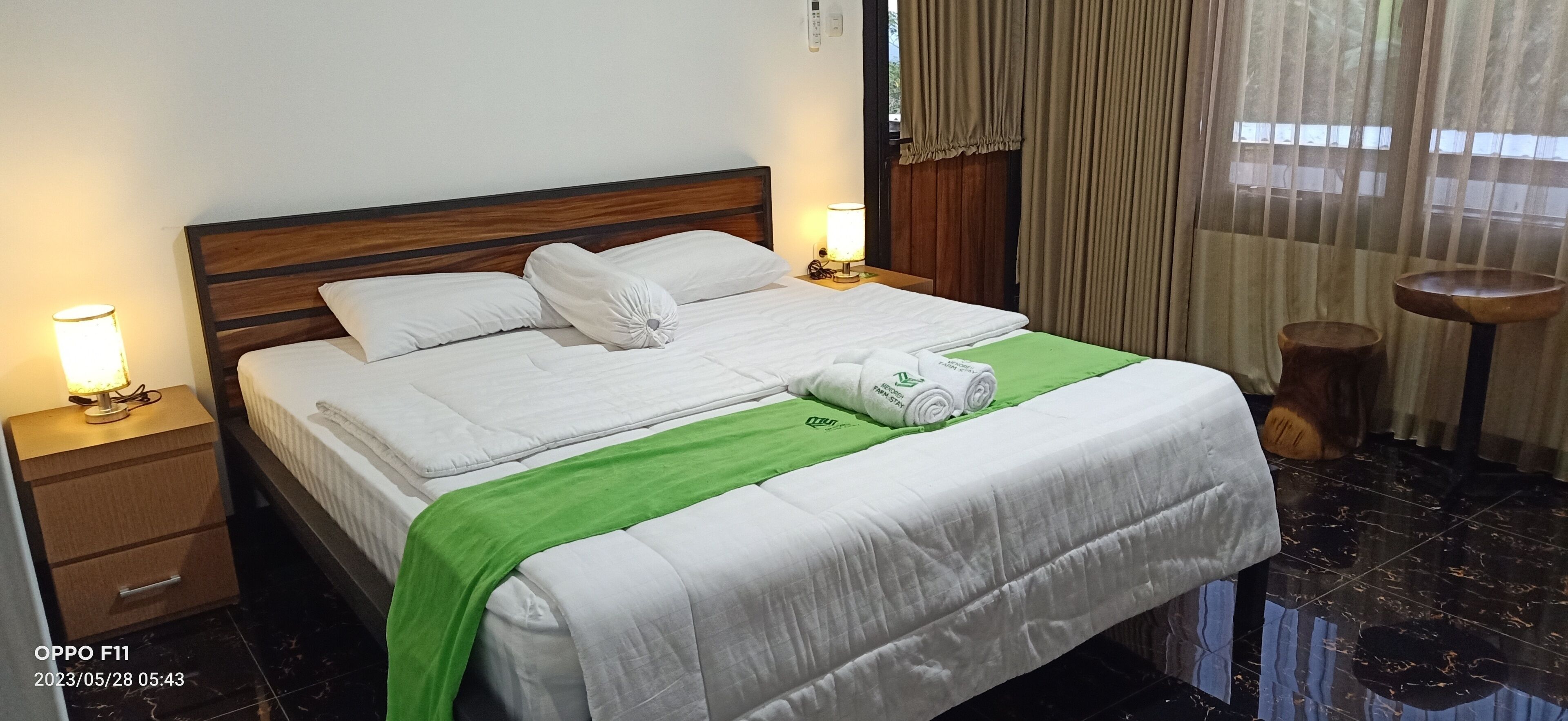 Standard Room, 1 King Bed, Mountain View | Desk, laptop workspace, free WiFi