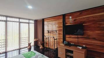 Desk, laptop workspace, free WiFi