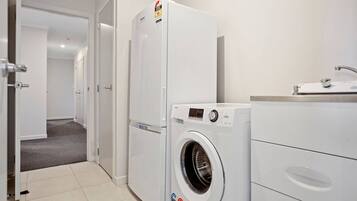 House, 4 Bedrooms, Accessible, Balcony | Laundry