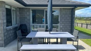 House, 4 Bedrooms, Accessible, Balcony | Outdoor dining