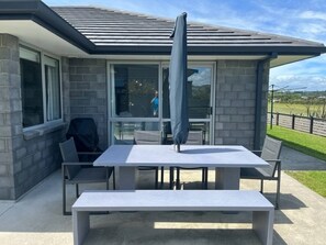 Outdoor dining - The Reel Weekend Batch (Waihi Beach)