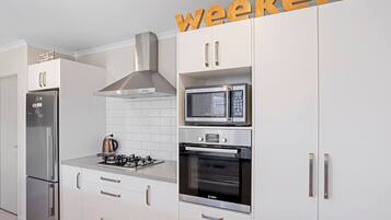 House, 4 Bedrooms, Accessible, Balcony | Interior