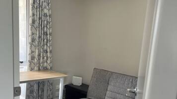 House, 4 Bedrooms, Accessible, Balcony | Interior