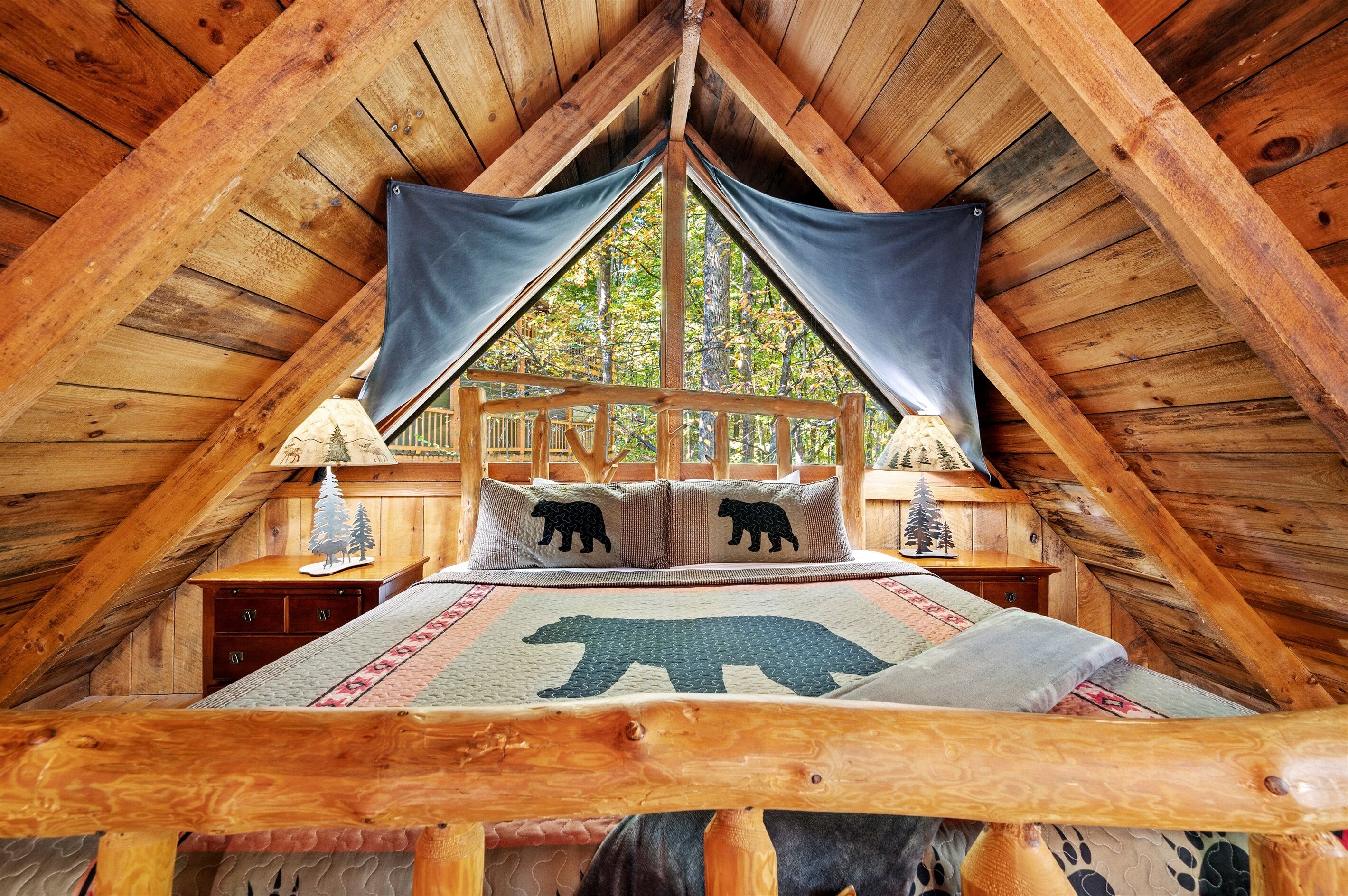 2 عدّة غرف نوم وواي فاي مجانًا وملاءات أسرّة