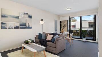 Apartment (2 Bedrooms) | Front of property