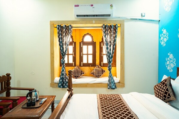 مكتب ومساحة عمل للكمبيوتر المحمول وواي فاي مجانًا