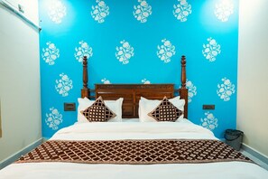 مكتب ومساحة عمل للكمبيوتر المحمول وواي فاي مجانًا