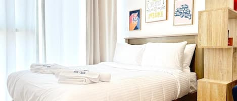 Iron/ironing board, Internet, bed sheets