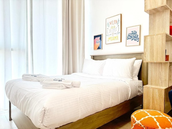 Iron/ironing board, Internet, bed sheets