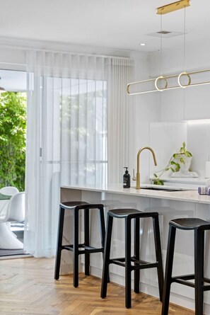 Interior - Timeless Getaway in Karrinyup (Karrinyup)