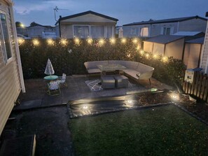 Outdoor dining - Unity Holiday Resort - Holiday Accommodation 20658 (Burnham-on-Sea)