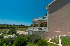 Property grounds - Apartments Villa Harmonia - Comfort One-Bedroom Apartment with Balcony and Shared Pool (Cilipi)