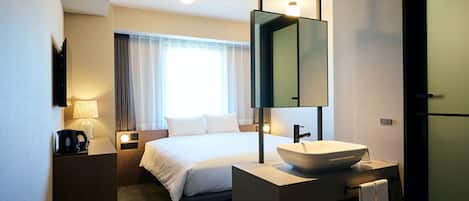 Superior Room, 1 King Bed, Non Smoking | Desk, free WiFi