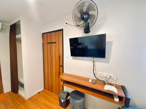 غرفة مزدوجة - منظر للحديقة | تلفاز