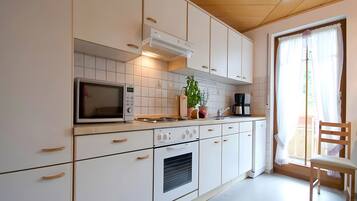 Réfrigérateur, four, plaque de cuisson, lave-vaisselle