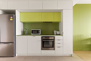 Interior - Cozy & Chic 2BR Apt Walk to Melbourne Central (Melbourne)