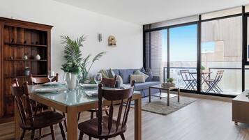 Apartment (2 Bedrooms) | Front of property